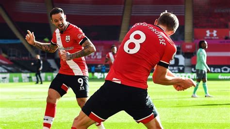 Raphinha (right) scores leeds' third goal from a free kick against southampton. HT Southampton 2-0 Everton | Video | Watch TV Show | Sky ...