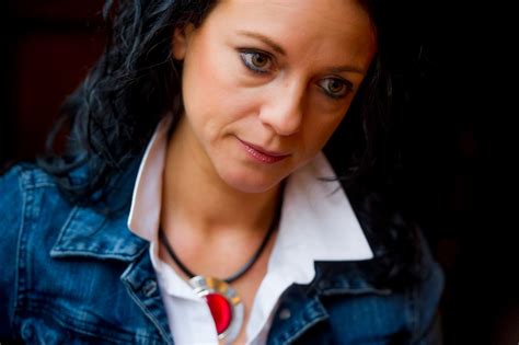 She has been a member of the national assembly (mp), since 2010 from politics can be different (lmp) national list, and since the 2014 elections as a member of dialogue for hungary (pm). Szabó Tímea: az alapjövedelem legyen 50.000 - Belföld