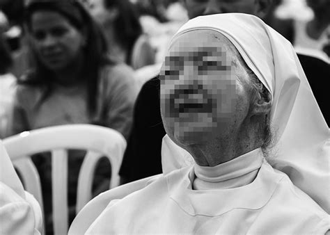 (por lo eclesiástico) más blogs; Obispo católico es suspendido por "violar" a una monja