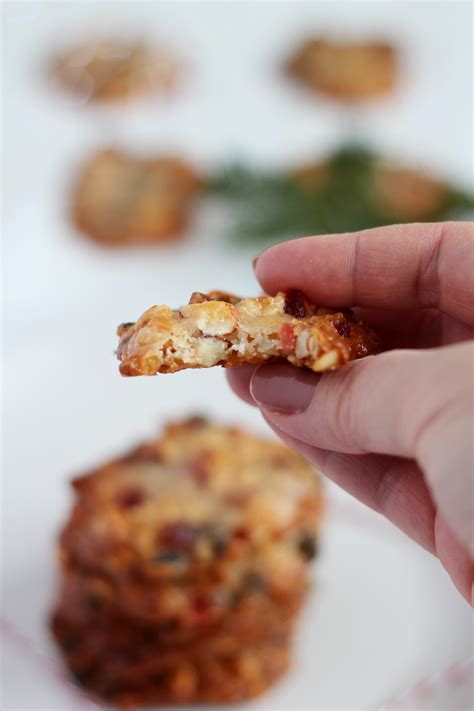 Transfer the toasted and cooled milk powder to an airtight plastic container and add the sugar, cocoa powder, cornstarch, fine salt and cayenne, if using. Czech Walnut Wreath Cookies : Pine Cone Acorn Wreath Nut ...