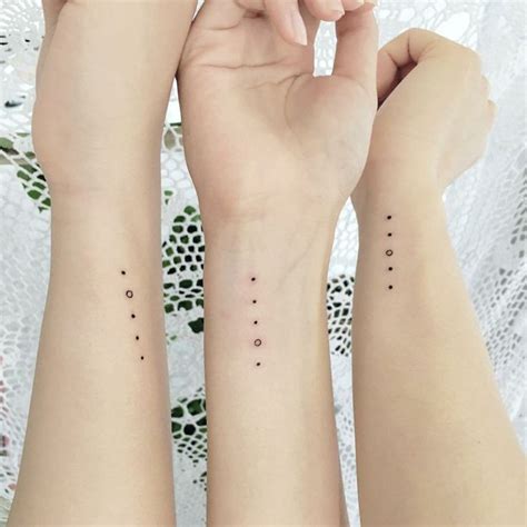 Vedi la nostra piccoli regali selezione dei migliori articoli speciali o personalizzati, fatti a mano dai nostri negozi. 1001 + Idee per Tatuaggi amiche da fare insieme nel 2020 ...