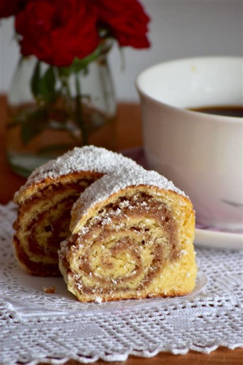 Easy croatian burek recipe | chasing the donkey. Orahnjaca (With images) | Dessert recipes, Recipes ...