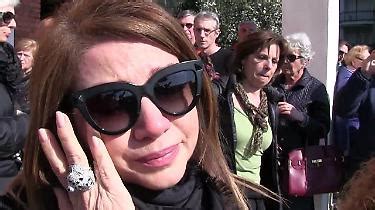 Non sembra che il tempo passi per la voce cult delle sigle dei cartoni animati che hanno segnato l'infanzia di molti. Cristina d'Avena, quel rimpianto che non le dà pace: "Non ...