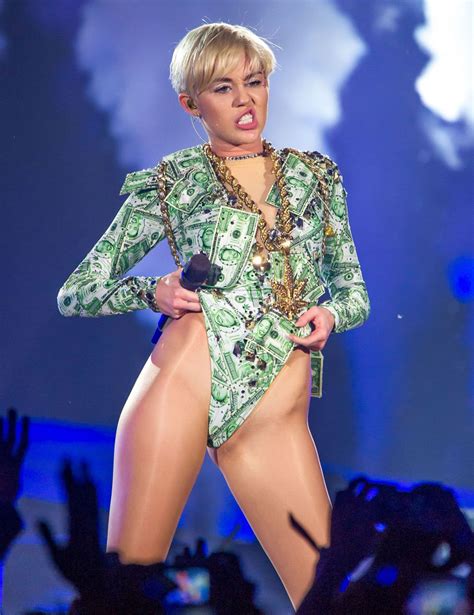 Pantyhose, nylon, stockings, pantyhose footjob, pantyhose sex, panties and much more. MILEY CYRUS Performs at Bangerz Tour in Lyon - HawtCelebs