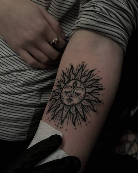 Hawaiian tattoo designs have a unique shape. Sun Tattoos Designs, Ideas and Meaning | Tattoos For You