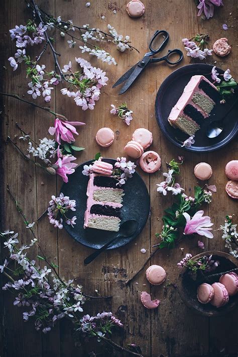 Napolitaner neapolitaner neapolitanisch küche hintergrund backte gebacken gebackene backstube bäckerei fruehstück frühstück frühstücken frühstückt morgenessen zmorge kuchen tarte campania. lindalomelino: Neapolitan cake with macarons. Recipe here ...