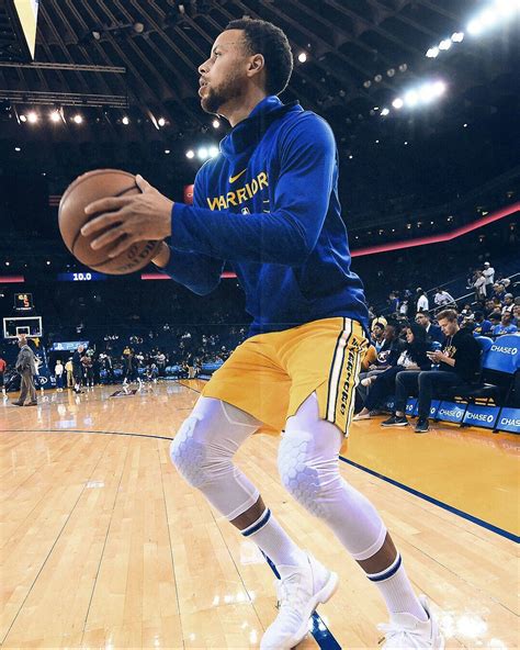 Stephen curry used to shoot from his waist before reshaping his shooting form so he could play at higher levels. Pin by Ameera on GSW | Stephen curry shooting, Wardell ...