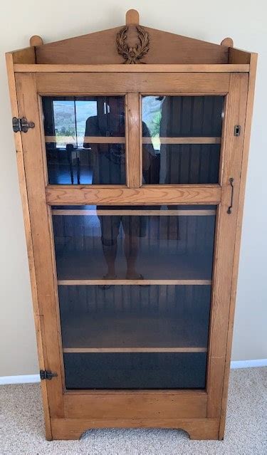 Curio console cabinet with adjustable glass shelf mahogany finish. Craftsman/Mission Style Bookcase Curio Cabinet