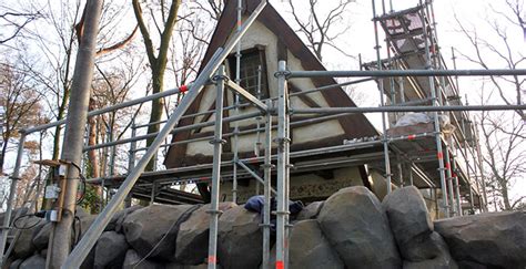 Translation of 'monsieur cannibale' by sacha distel (alexandre sacha distel) from french to english. Steigers bij Efteling-sprookje Roodkapje worden afgebroken ...