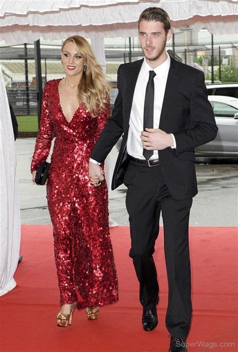 His height is 6 feet 4 inches or 6'4. Edurne And David De Gea | Super WAGS - Hottest Wives and Girlfriends of High-Profile Sportsmen