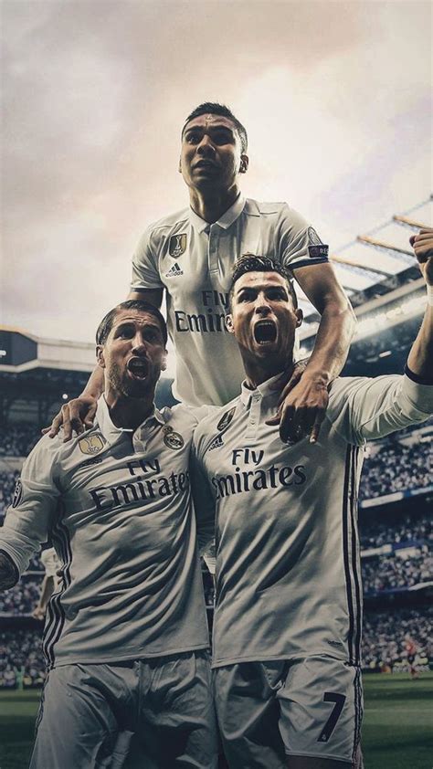 See more ideas about real madrid, madrid, real madrid wallpapers. Ramos, Casemiro and Ronaldo #futbolrealmadrid | Fotografia ...