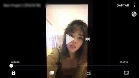Video syur mirip gisella anastasia viral views : Fenomena Aneh di Video Syur Mirip Gisel Terdeteksi, Roy ...