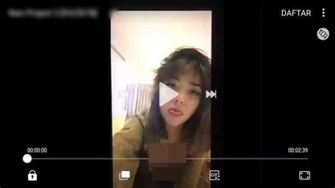 Gisella anastasia menuturkan, ia merasakan penghakiman sudah dijatuhkan padahal kasus masih disidik kepolisian dan sudah dibantahnya. Fenomena Aneh di Video Syur Mirip Gisel Terdeteksi, Roy ...