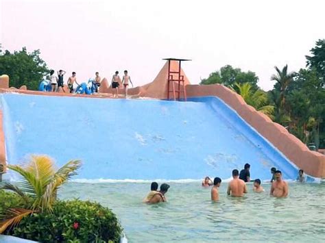 (tutup hari rabu kecuali cuti sekolah & cuti umum). Wet World Shah Alam Water Park | Percutian Bajet