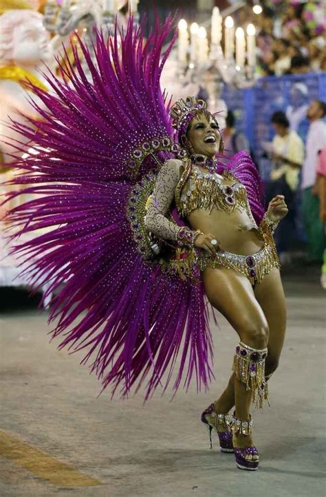 Each neighborhood in rio de janeiro has its favorite carnival street party. 70 Stunningly Beautiful Images From Rio De Janeiro's ...