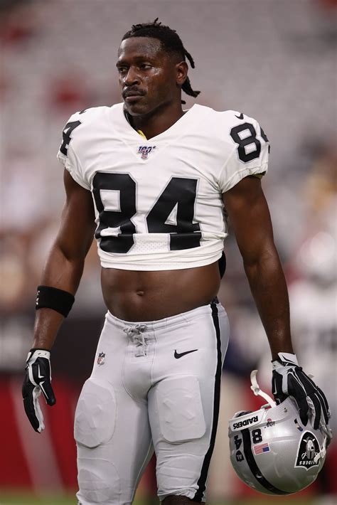 Is an american football wide receiver. Antonio Brown Apologizes to Ex Chelsie Kyriss & Shares ...