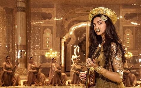 Sanjay leela bhansali's bajirao mastani has been in the news for quite sometime now. Bajirao Mastani (2015) | Deepika padukone style, Mastani ...