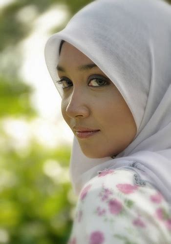 Bigo awek tudung melayu cantik penjual kue. thestalker: (EDISI 2) Awek Cun tudung comel ayu cantik ...