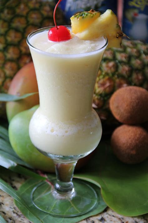 It may be garnished with either a pineapple wedge, maraschino cherry, or both. Piña Colada Original - recetas