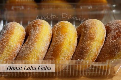 Hari ni nak kongsi resipi buat donut yang gebu dan cantik kejadiannya. Cara Buat Donut Labu Gebu Yang Sangat Mudah & Sedap.