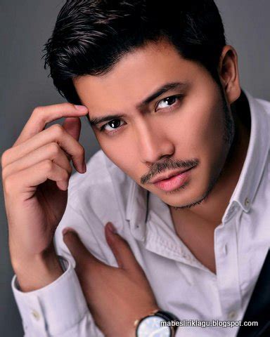 Lagu ini masih berupa single yang didistribusikan oleh label universal music malaysia. Lirik Lagu Wanita Terakhir - Fattah Amin | Mabes Lirik