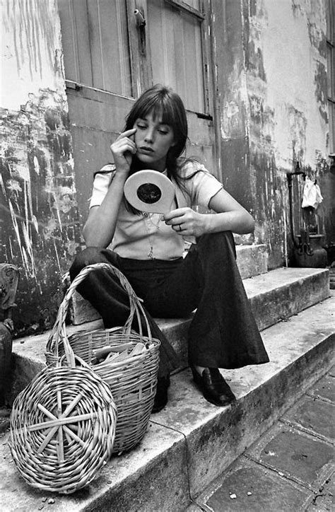Jane birkin in the '70s wore on every occasion, with elegant casualness and style that characterized her, from the afternoon to the beach with flared jeans and do you want to buy a birkin style basket? wicker basket with lid BIRKIN BASKET Jane by ...