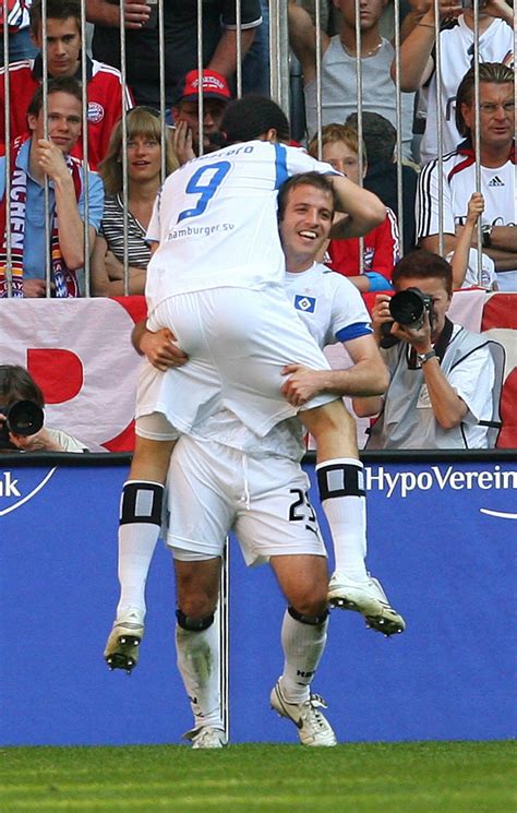 On the other hand, certain big names such as paolo guerrero, raul ruidiaz, and pedro aquino have been left out of the squad by peru coach ricardo gareca. Heute vor 13 Jahren: Guerrero sorgt für letzten HSV-Sieg ...