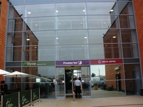 Premier inn london heathrow airport terminal 4 hotel, hounslow. Premier Inn - don't forget to book at the Thyme restaurant ...