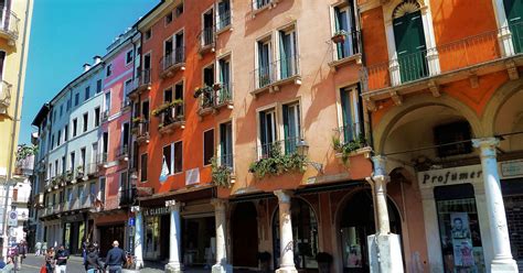 De geniale stad, waarom florence zoveel genieën voortbracht in haar gouden vijftiende eeuw, van koen de vos. Vicenza, een geniale stad - Sogno Italiano