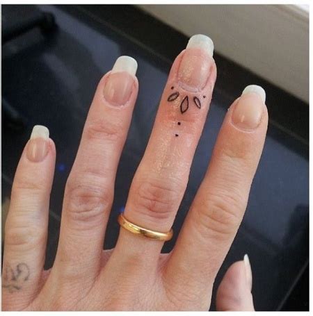 Mini tattoos hình xăm nhỏ inspiration tattoos hình xăm hình học hình xăm ngầu hình xăm tí hon thiết kế hình xăm thiết ý tưởng hình xăm. 40 hình xăm sành điệu trên ngón tay... nhỏ thôi nhưng cực dễ thương!