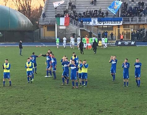 The association represents over 12,000 football players and 400 football teams across italy. CALCIO Ufficiale: il campionato di serie D è finito. La ...