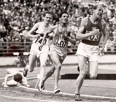Heading into the helsinki 1952 olympic games, emil zatopek was already considered one of athletics' brightest stars. Emil Zatopek, le stakhanoviste de la course à pied - Globe ...