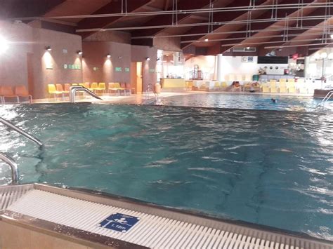 Bis auf weiteres ist das hallenbad geschlossen ! Hallenbad Schwimmbad Axams neu! - Kinder und Zwillinge online