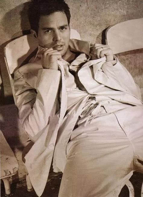 But after watching his interviews i can't help but think he's also kind of an idiot. Hot Mark Ruffalo Photos | Mark ruffalo shirtless, Photo