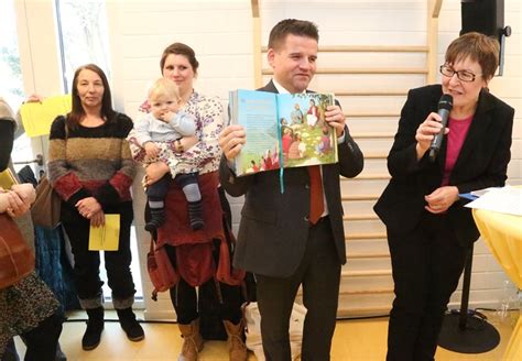 Interview aus der nächsten ausgabe der wochenzeitung „das parlament viel ist die rede von jungen flüchtlingen als chance der belebung für die berufsschulen. 65 Kinder freuen sich auf helle und freundliche Räume
