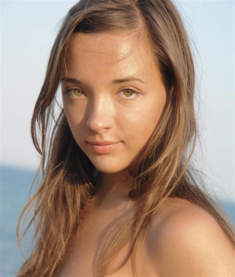 Makeup for fair skin, brown hair, and green eyes. pretty faces | magazineerotico