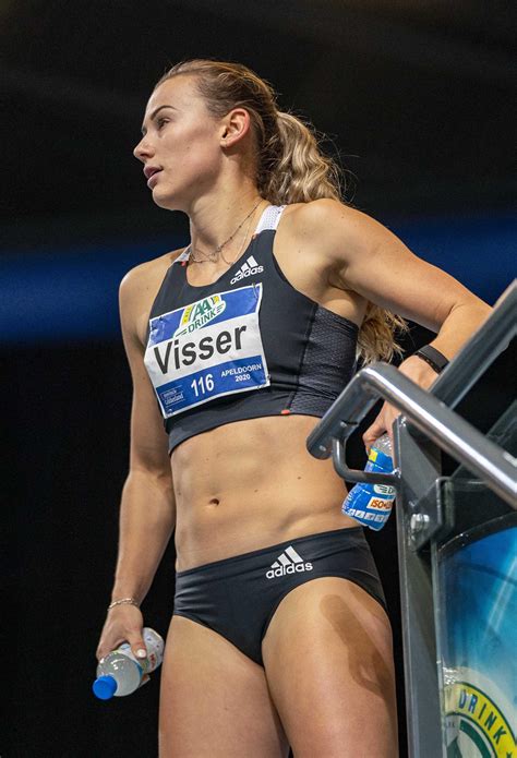 She originally specialised in the heptathlon, but eventually switched to high hurdles (60 m hurdles indoor, and 100 m hurdles outdoor). Nadine Visser : Celebrity_Abs