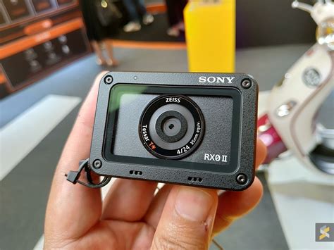 Sony alpha a6400 (body only). Sony RX0 Mark II & a6400 Diumumkan Khas Untuk Vlogger ...