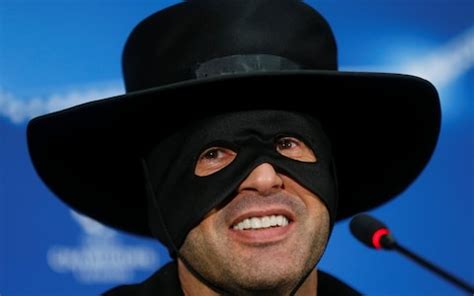 Paulo fonseca turned up to his post match press conference dressed as zorro. Shakhtar coach Paulo Fonseca goes full Zorro after victory ...