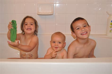 Pistorius Family: Bath time
