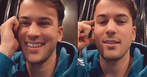 Agora vamos brilhar novamente sorriso na cara tá sempre presente o nosso caminho é seguir em frente. David Carreira fez um direto com os fãs "Está tudo bem ...