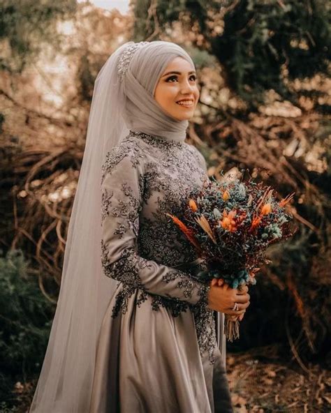 Check spelling or type a new query. Gaun Pengantin Muslimah Warna Abu Abu - Info Kece