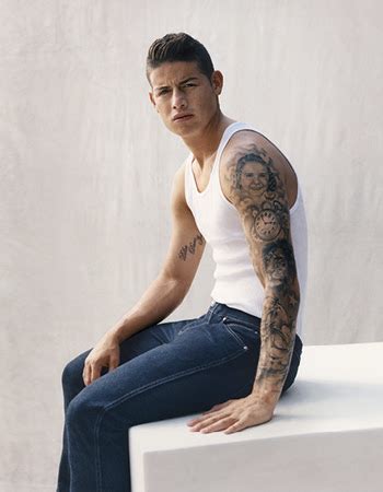 James rodríguez zijn sterrenbeeld is kreeft en hij is nu 29 jaar oud. James Rodríguez para Calvin Klein global campaign otoño ...