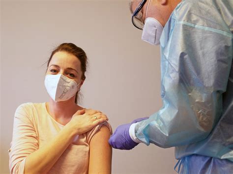 Der stille gesellschafter hat kein auskunftsrecht und auch keine vertretungsbefugnis in der gesellschaft. Landkreis Oberspreewald-Lausitz - Corona-Impfungen starten am Klinikum Niederlausitz