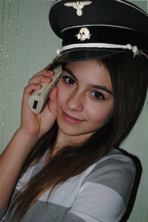 +44 (0) 20 7376 4647 | email: Lera Bugorskaya aka "laura b" modelo ucraniana | Captain hat, Fashion, Laura