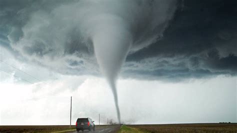 At home, have a family tornado plan in place, based on the. Wie funktioniert ein Tornado - Wie-funktioniert.com