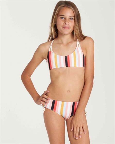 You know, camel toe, that unsightly frontal wedgie caused by form fitting clothing such as swimwear and yoga pants. Pin on Young women fashion