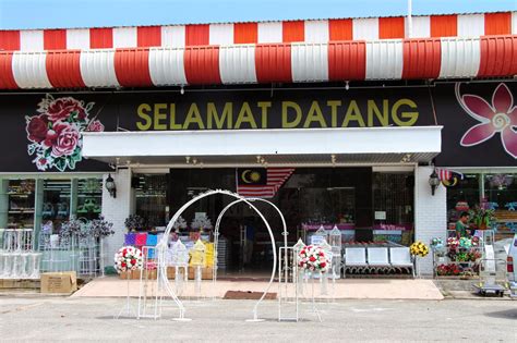 Lagipun, kedai aksesori kereta ada caj upah untuk memotong dan pasang carpet tersebut ke dalam kereta saya. Kedai Aksesori Kereta Murah Di Nilai