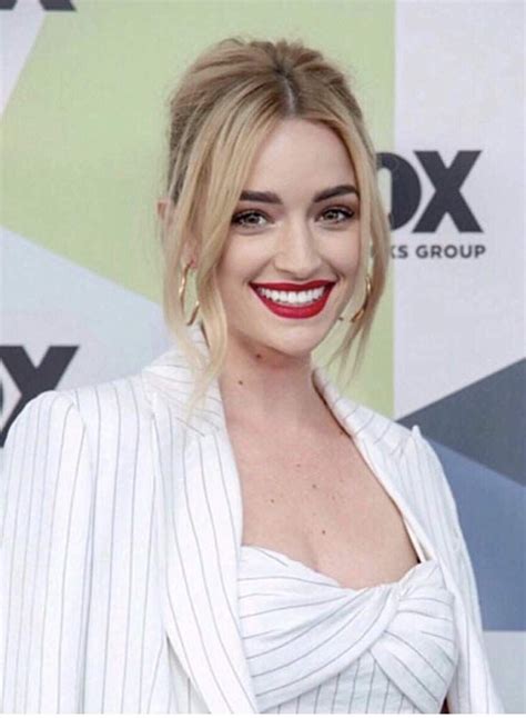 Ginny and georgia has just arrived on netflix and the series follows a teenager and her mother. Brianne Howey - IMDb | Celebrity crush, Female actresses ...