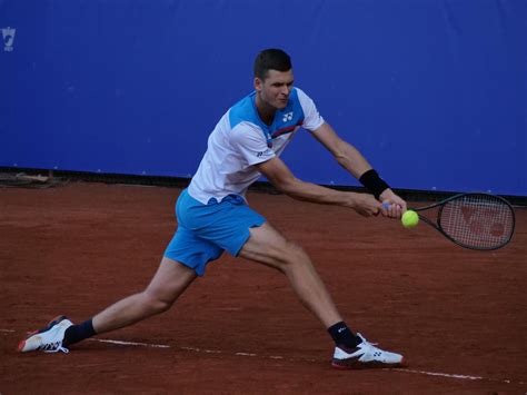 Hubert hurkacz pokonał w trzech setach stefanosa tsitsipasa i awansował do półfinału turnieju miami open. Tenis. Hubert Hurkacz planuje zagrać w Montpellier. Na ...